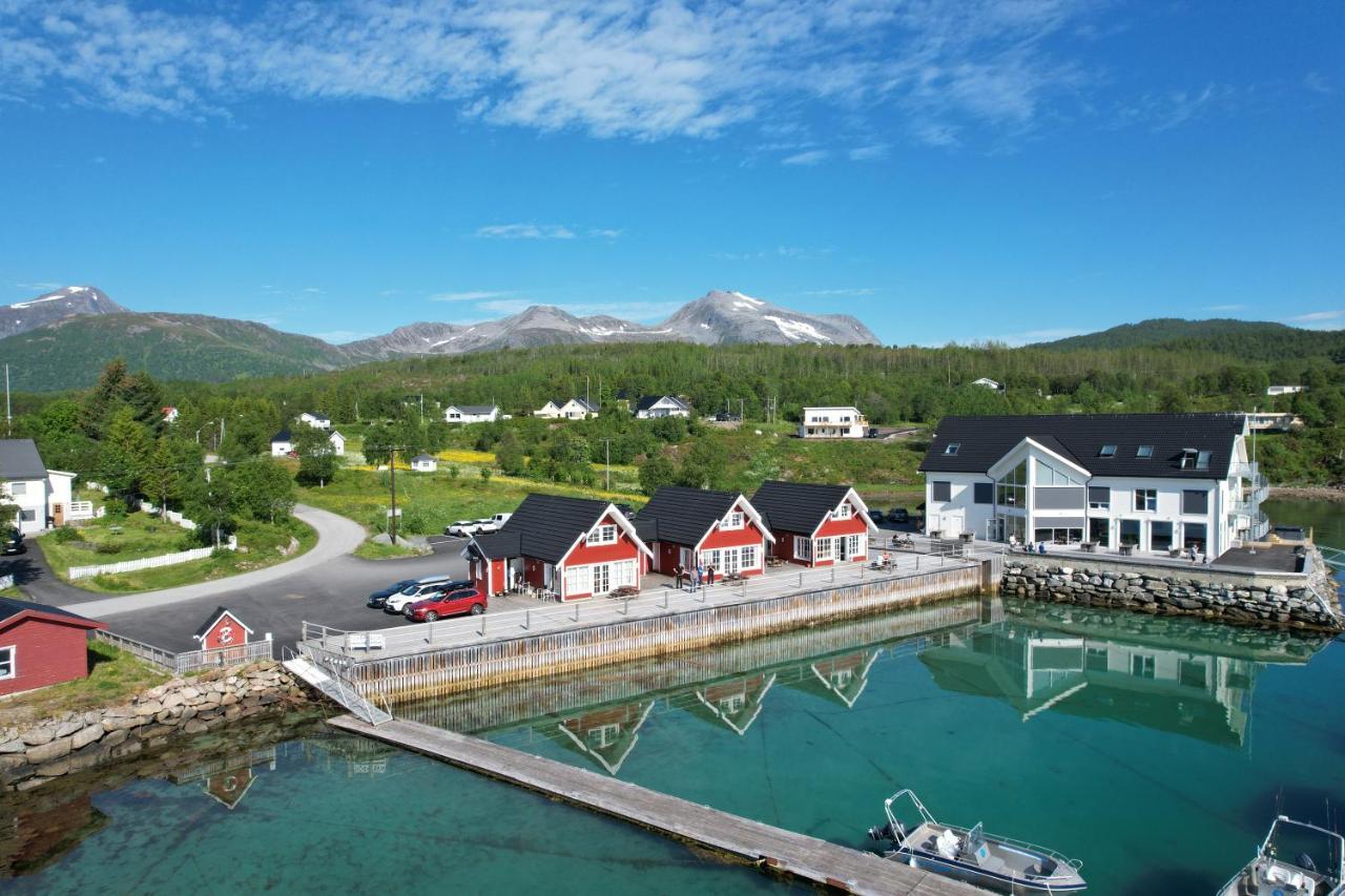 Senja Fjordhotell And Apartments Stonglandseidet Exterior photo