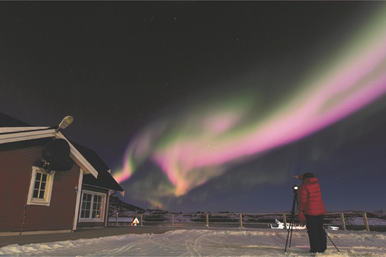 Senja Fjordhotell And Apartments Stonglandseidet Exterior photo