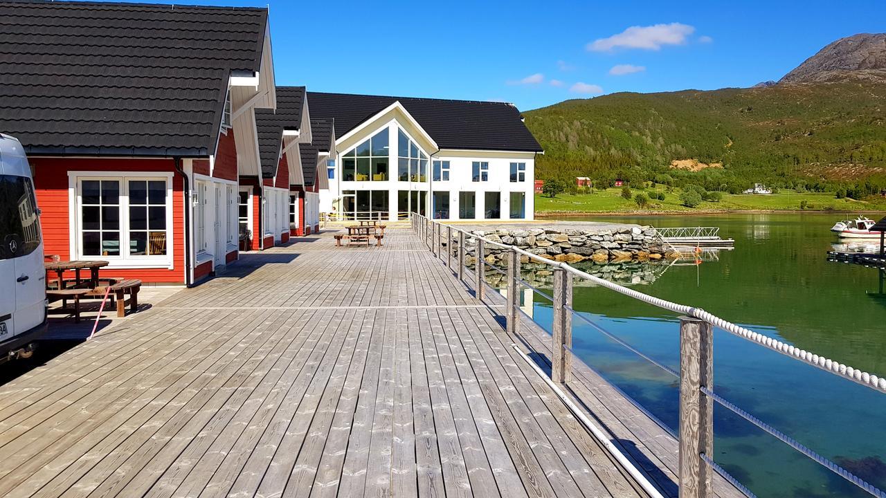 Senja Fjordhotell And Apartments Stonglandseidet Exterior photo